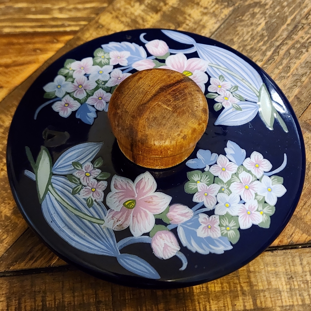 Vintage Japanese Tea Pot - Picture 7 of 11
